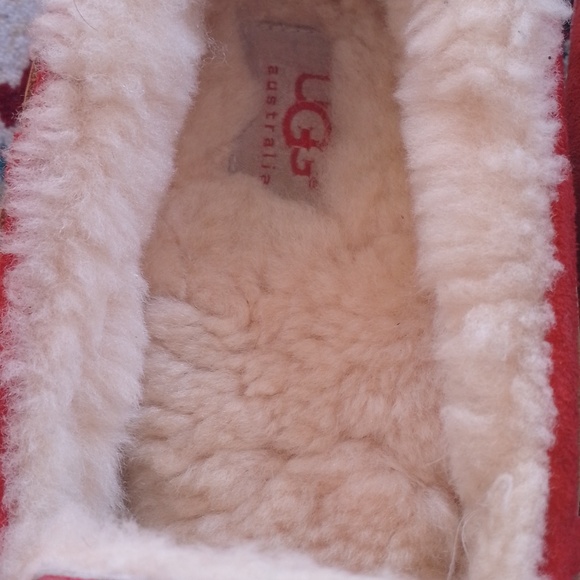 Red Ugg Moccasins 🍒 Sheep Wool Sherling Slippers Rare Color - Picture 7 of 16